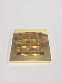 18x18x3 16 Bölmeli  Altın Çikolata Kutusu