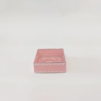 8x8x3 Gümüş Yaldızlı Pembe Kutu