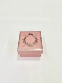 8x8x6 Gümüş Yaldızlı Pembe Kutu