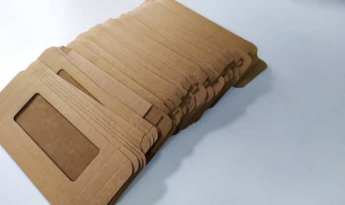 17X8X2 CM PENCERELİ KRAFT TABLET ÇİKOLATA KUTUSU 