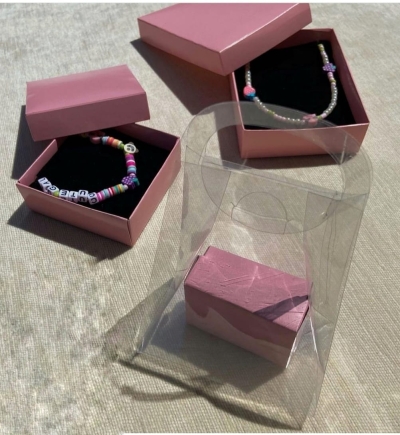 8X8X3 PEMBE SÜNGERLİ TAKI KUTUSU (25'li PKT)