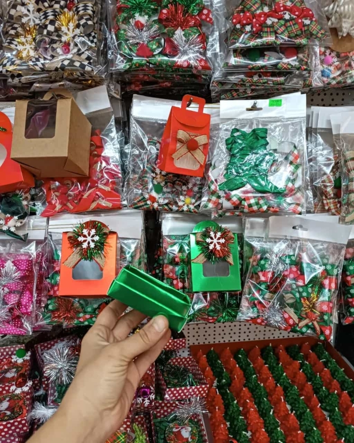 8x6x3 cm metalik parlak yeşil 25'li paket  fiyatidir 