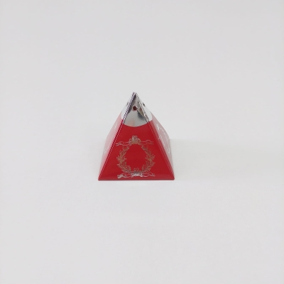 6x6x6 Bordo Gümüş Yaldızlı Piramit Kutu 25 'li pakettir 