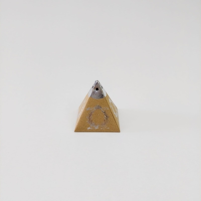 6x6x6 Kraft Gümüş Yaldızlı Piramit Kutu 25 'li pakettir 