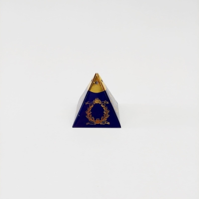 6x6x6 Lacivert Altın Yaldızlı Piramit Kutu 25 'li pakettir 