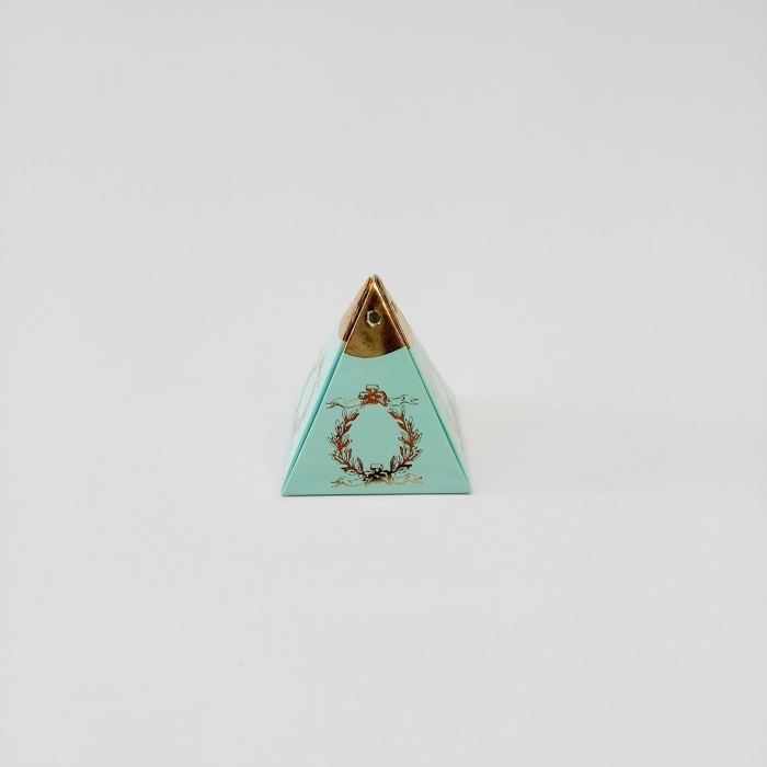 6x6x6 Mint Yeşili Altın Yaldızlı Piramit Kutu 25 'li pakettir 