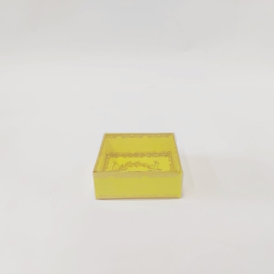 8x8x3 Altın Yaldızlı Sarı Kutu